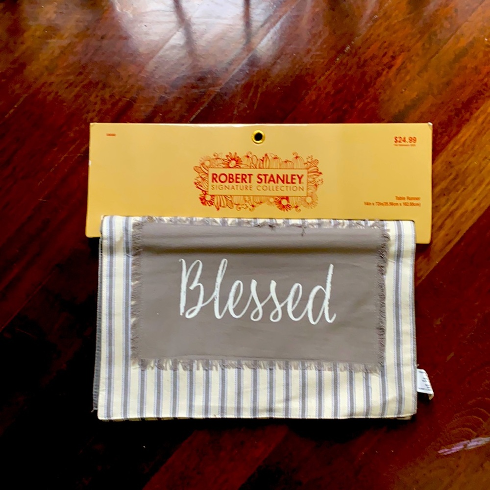 Table runner, new